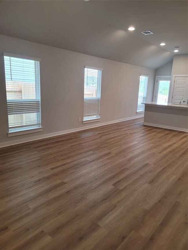 Foto del edificio - 121 Tall Grass Dr