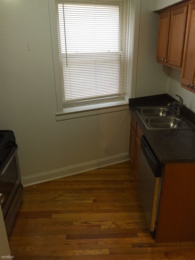 Foto del edificio - 2315 W Giddings St
