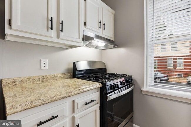 Foto del edificio - 1726 W 8th St