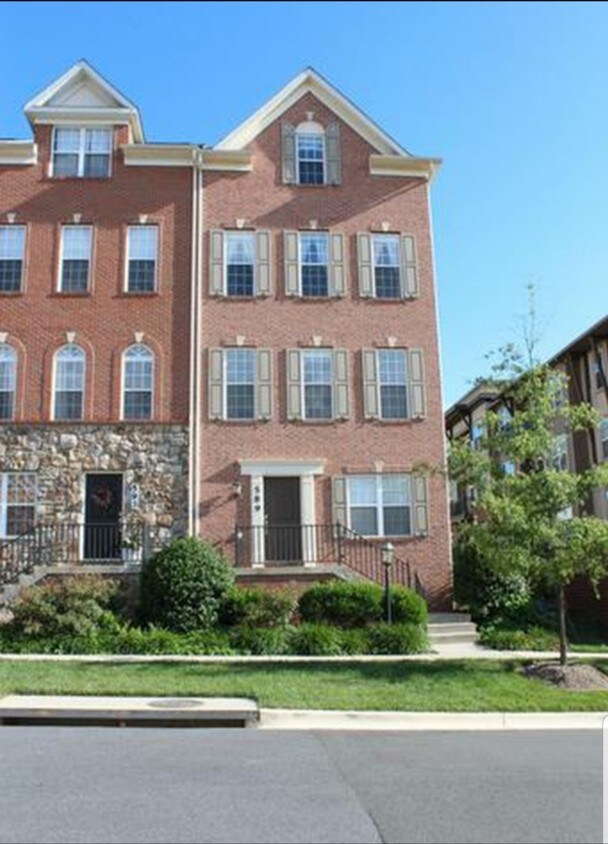 589 Raven Ave, Gaithersburg, MD 20877 Townhome Rentals in