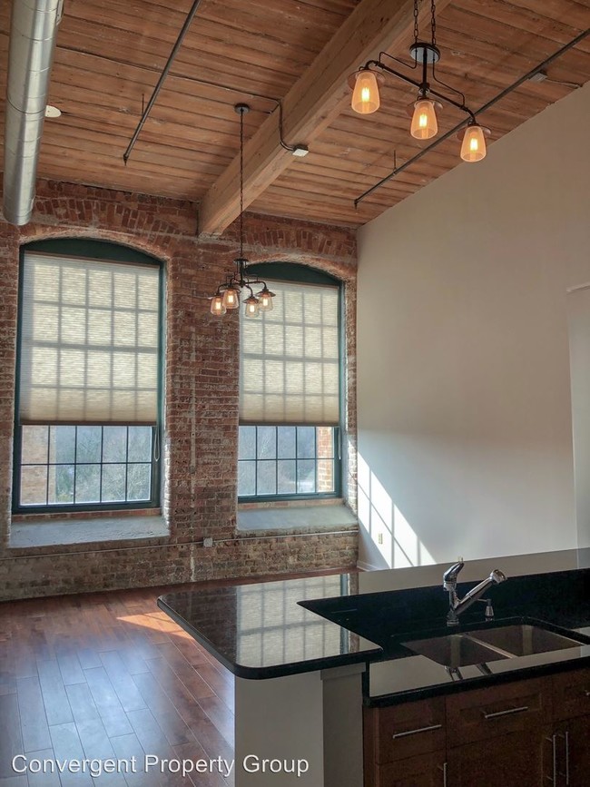 Foto del edificio - 400 Mills Ave