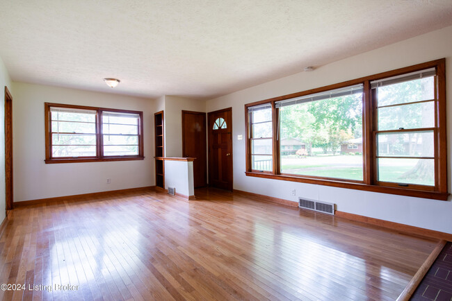 Building Photo - 2816 Milburn Ave