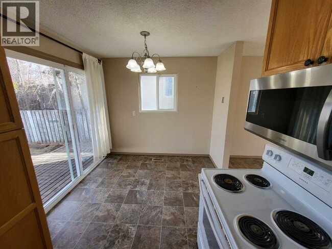 Photo du bâtiment - 2161 Palm Rd S