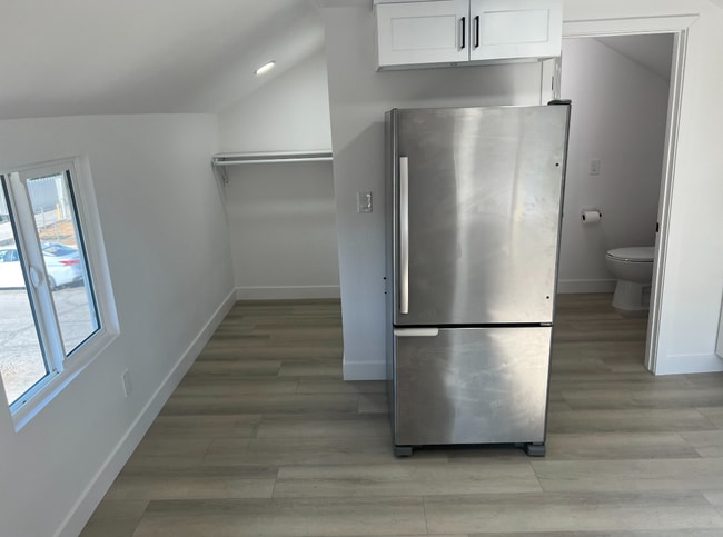 Foto del edificio - 358 W 11th St