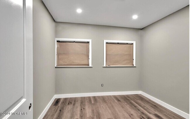 Foto del edificio - 192 W 5th St