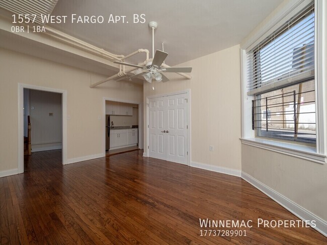 Building Photo - 1557 W Fargo Ave