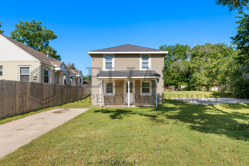 Foto principal - 1735 S Dodge Ave