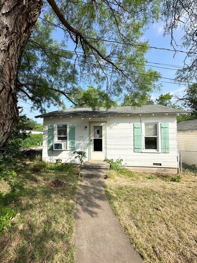 1512 Willow St, San Angelo, TX 76901 House Rental in San Angelo, TX