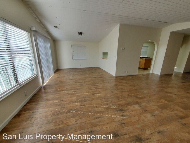 Building Photo - 3 br, 2 bath House - 327 McCarthy Ave