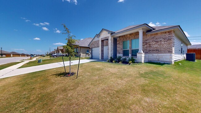 Building Photo - GORGEOUS HOUSE WITH SOLAR PANELS, COMMUNIT...