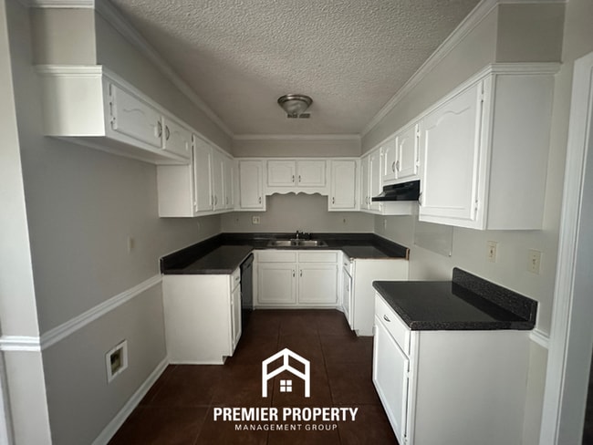 Building Photo - Quiet 3BR/2BA Cove in Bartlett Area | Vaulted Ceilings & Hardwood Floors