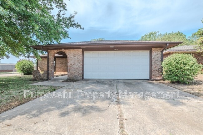 Building Photo - 202 Stanton Dr