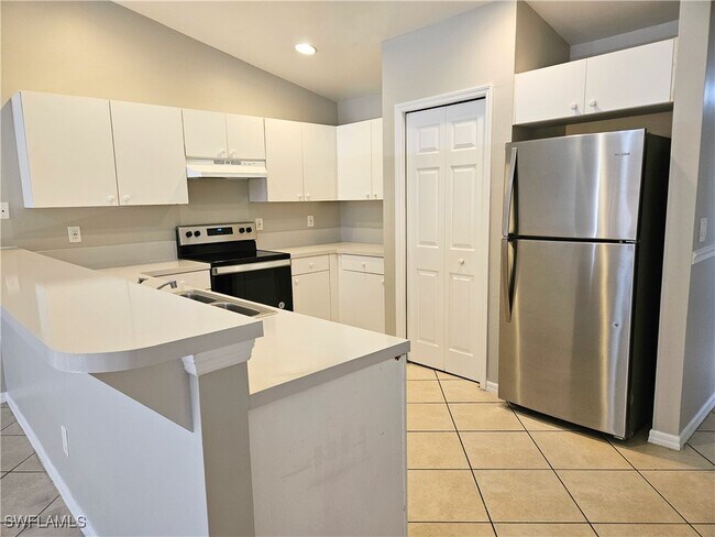 Foto del edificio - 230 Hightower Ave S