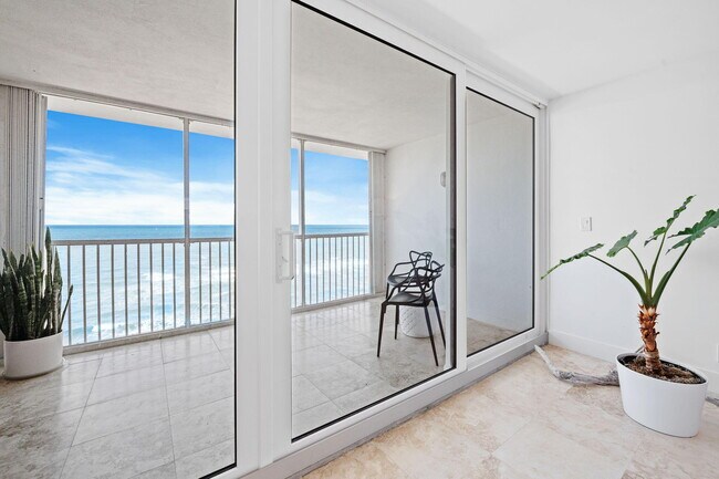 Foto del edificio - 840 Ocean Dr