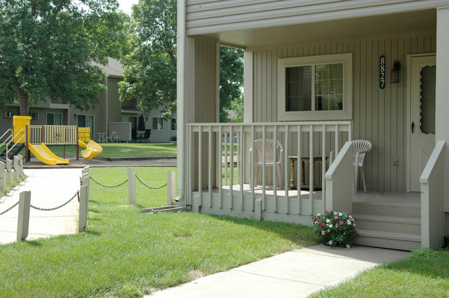 Building Photo - Woodmount Townhomes