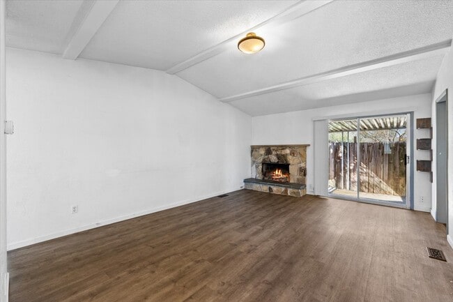 Foto del edificio - 7681 Garrison Ave