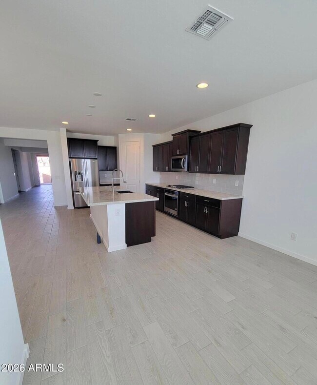 Foto del edificio - 37100 N Rhinelander Dr