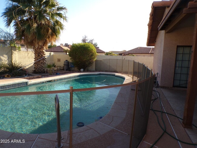 Foto del edificio - 5323 W North Ln