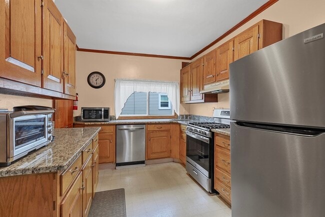 Foto del edificio - 32 Beloit Rd