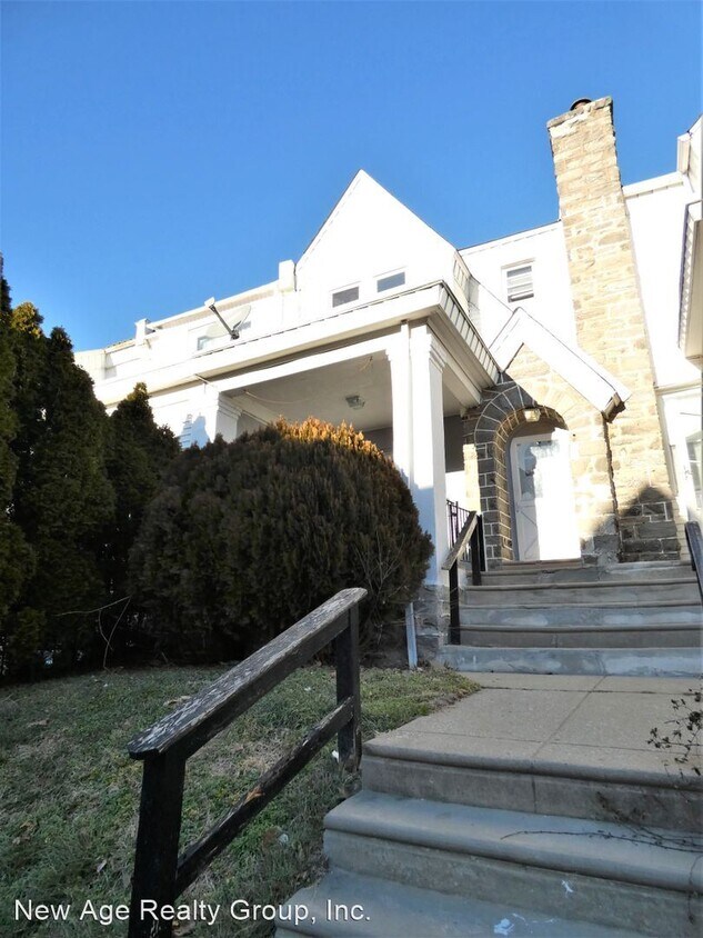 Foto principal - 3 br, 1.5 bath House - 217 Kingston Rd
