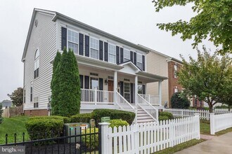 Building Photo - 2705 Mae Wade Ave