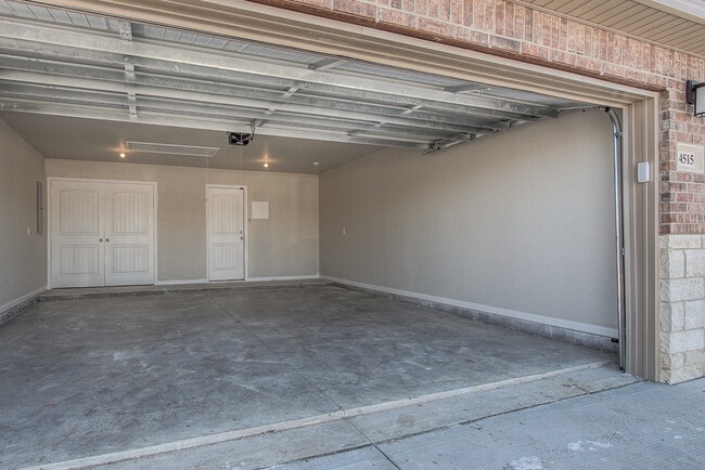 Building Photo - 7515 Belmont Dr