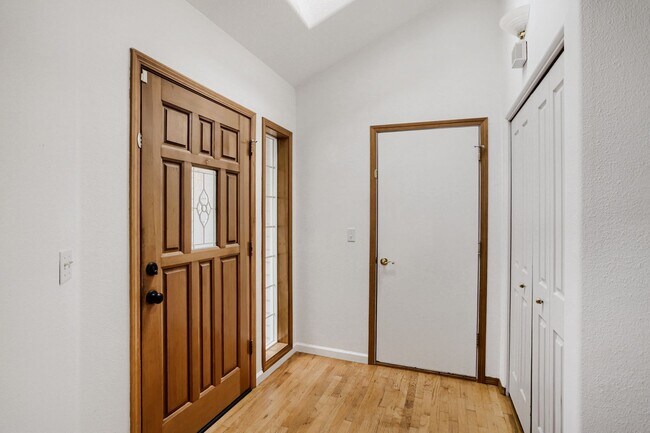 Building Photo - Single-Level 3BR/2BA Ranch on a Quiet Dead-End Street in Progress Ridge