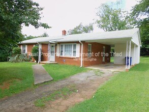 Building Photo - 661 Hartman St