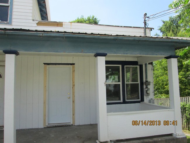 Foto del edificio - 740 Winchester Ave