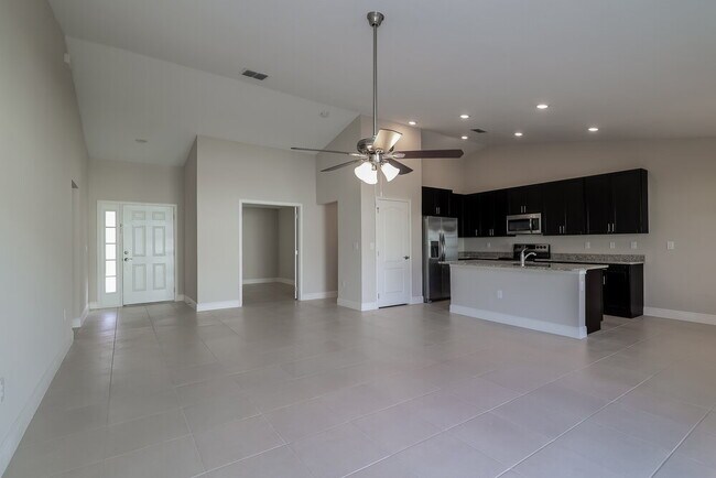 Foto del edificio - 418 Bloomfield Dr