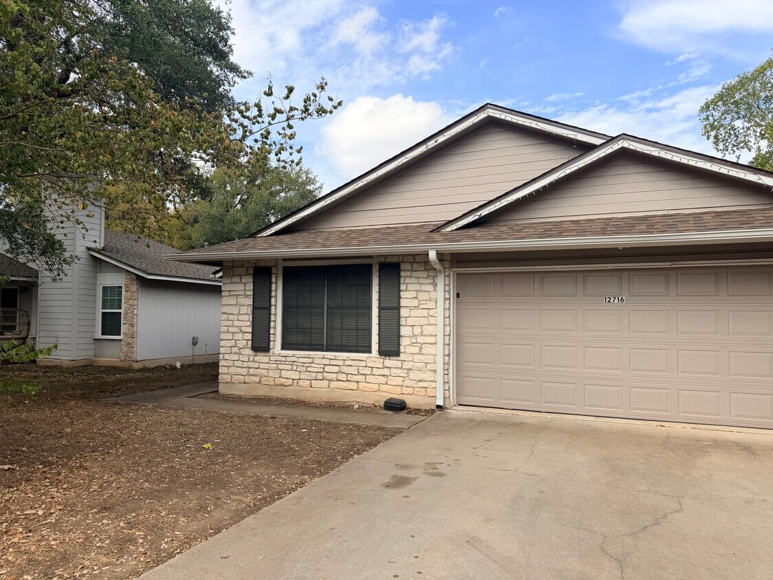Foto principal - 12716 Covington Trail