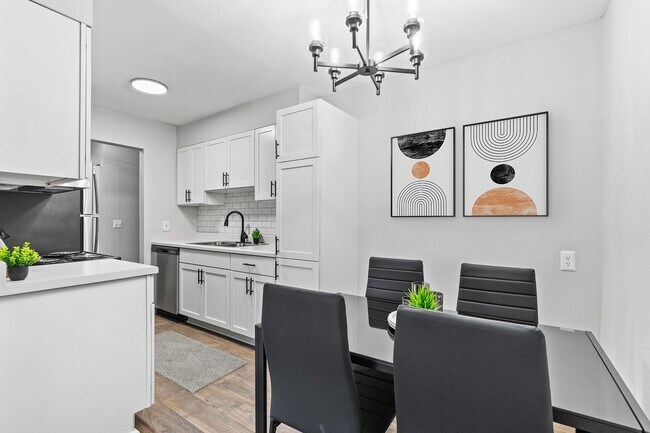 Foto del edificio - Lancaster Village Apartments