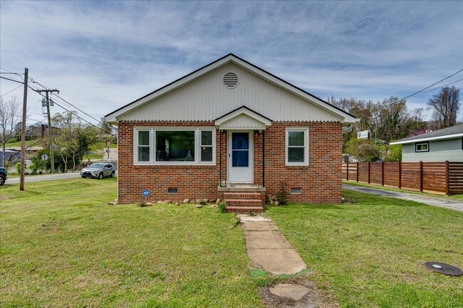 3 bedroom home in Red Bank! - 3 bedroom home in Red Bank!