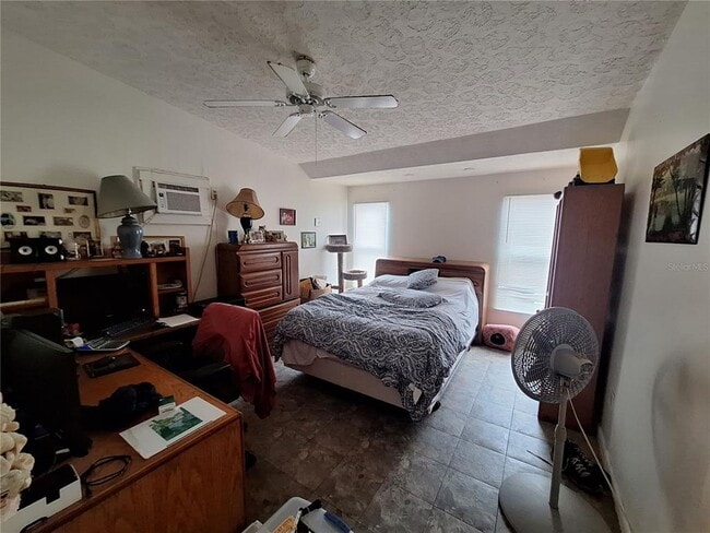 Foto del edificio - 21528 Kenyon Ave