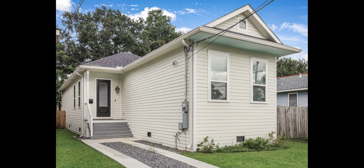 Foto principal - 2669 Acacia St