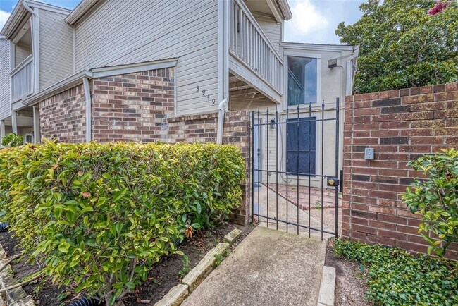 Building Photo - 3949 Tanglewilde St