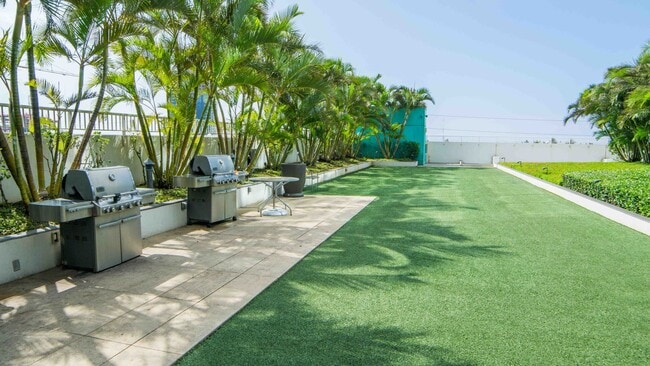 Foto del edificio - Convenient Kakaako living! 1/1/1
