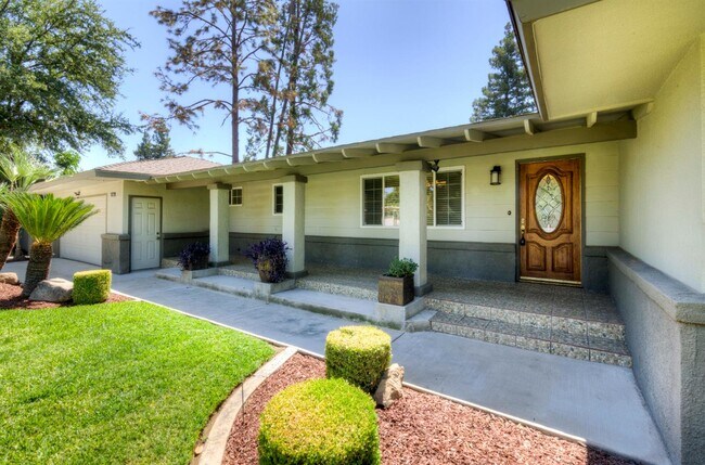 Foto del edificio - 2553 W Scott Ave