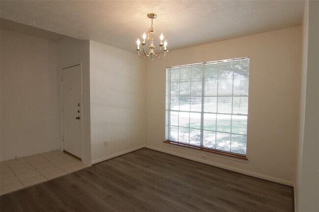 Building Photo - 1416 Caslyn Dr