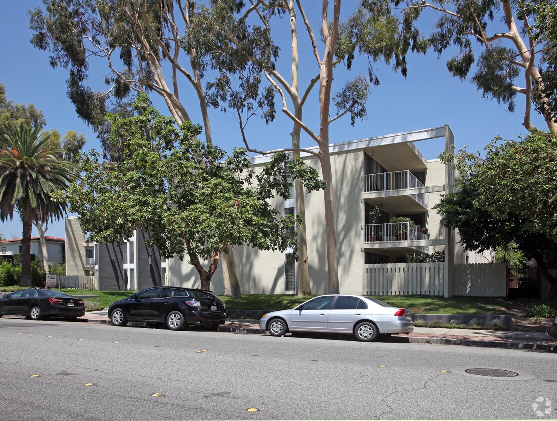 Building Photo - 333 California Blvd