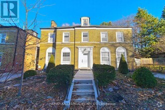 Building Photo - 1745 Bathurst St