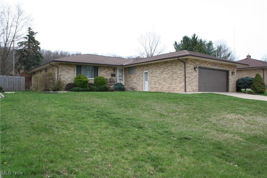 300 Calvin Dr Seven Hills, OH 44131 – photo 1 of 15