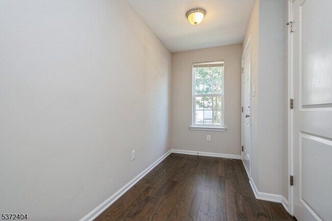 Foto del edificio - 1601 Hights Farm Rd S