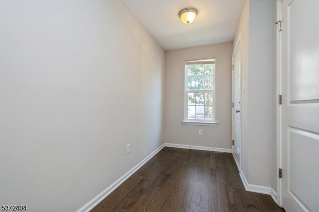 Building Photo - 1601 Hights Farm Rd S