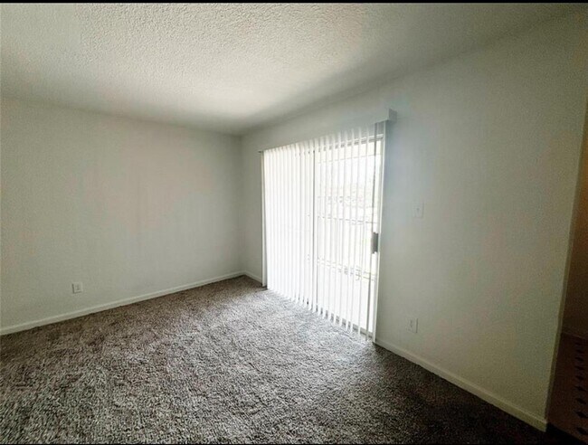 Building Photo - 8100 Creekbend Dr