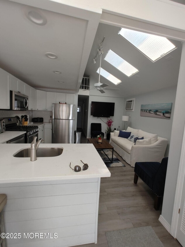 Foto principal - 170 1st Ave