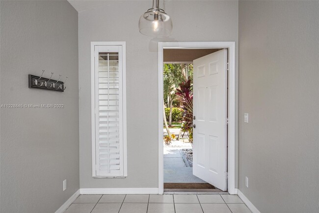Building Photo - 1524 Canary Island Dr