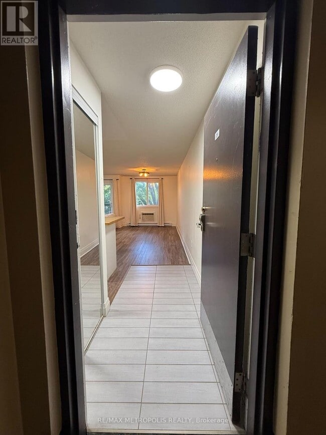 Building Photo - 271 Eiwo Ct