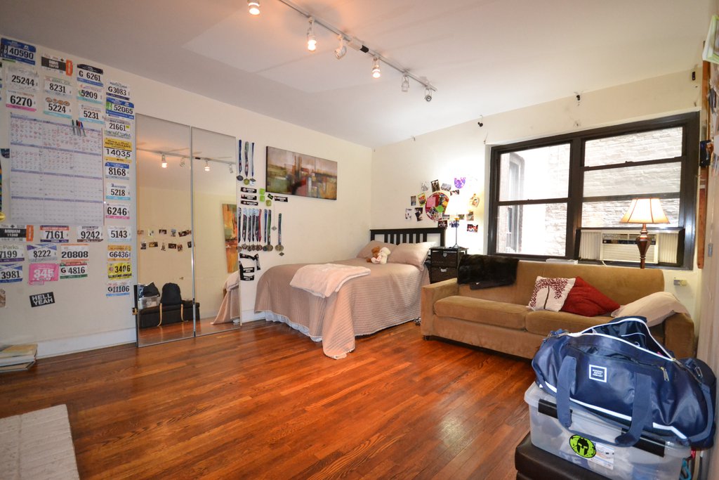 Foto principal - 248 W 17th St