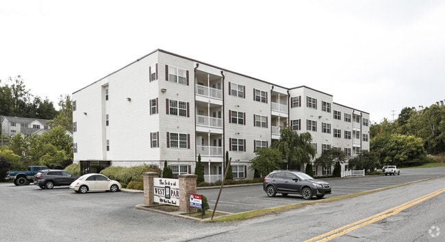 Building Photo - The Suites at West Park